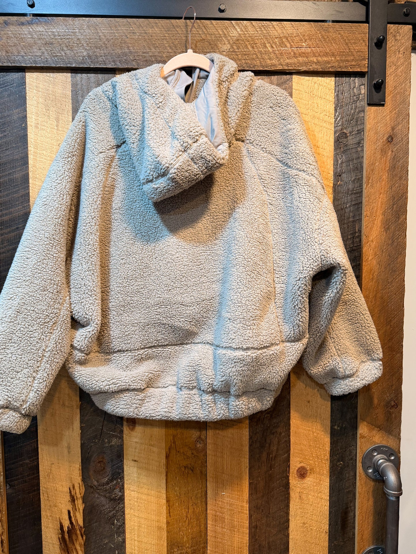 Oversized fleece pullover with hood